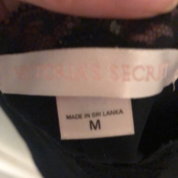 Lingerie- classic little black negligee by Victoria Secrets - Picture 3 of 4